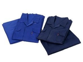 工作? /> 
</p>
<p>
	<br />
</p>
<p>
	1.全棉作业服的保养Q?br />
<br />
如果是棉麻资料的作业服，必定要留意防潮防霉，作业服怎么q行日常的保dQ就必定要留意醋Q由于醋是会(x)Ҏ(gu)l品形成腐蚀的，保藏前要z净Q晒qӀ还有像是一些果汁或者是其他的酸性物质都是需求留意的Q如果不心感染了的话，保藏也要留意按色彩深分cM藏，免的怺染色Q那p立即用清水来处理Q不然的话时M了就?x)清z不掉?br />
<br />
2.作业服的清洗Q?br />
<br />
如果是丝l的作业服，丝绸的要点也是防潮，它比奛_子还娇气。，淡色的一些作业服的话z的比较久就?x)呈现掉色的现象Q我们的作业服才不会(x)׃我们的错误做法而减短他们的寿数Q如果是q样的话Q那么就可以再水中加一些清z剂Q然后跑半个时左右Q然后再用清水来q行清洗Q期望大安做好作业服的保养Q每天都I着新的服Q轻松作业?</p>
<p>
	<br />
</p>
<p>
	<br />
	<div>
		<br />
	</div>
</p>
<p>
	<br />
</p>
<p>
	<br />
</p> 
						   </p>
					</div>
					  <p>发布旉Q?017-08-18 </p>
                    <p>来源Q?a href='http://www.laonianwang.com.cn/news/22.html'>http://www.laonianwang.com.cn/news/22.html</a></p>
          
					<ul class=